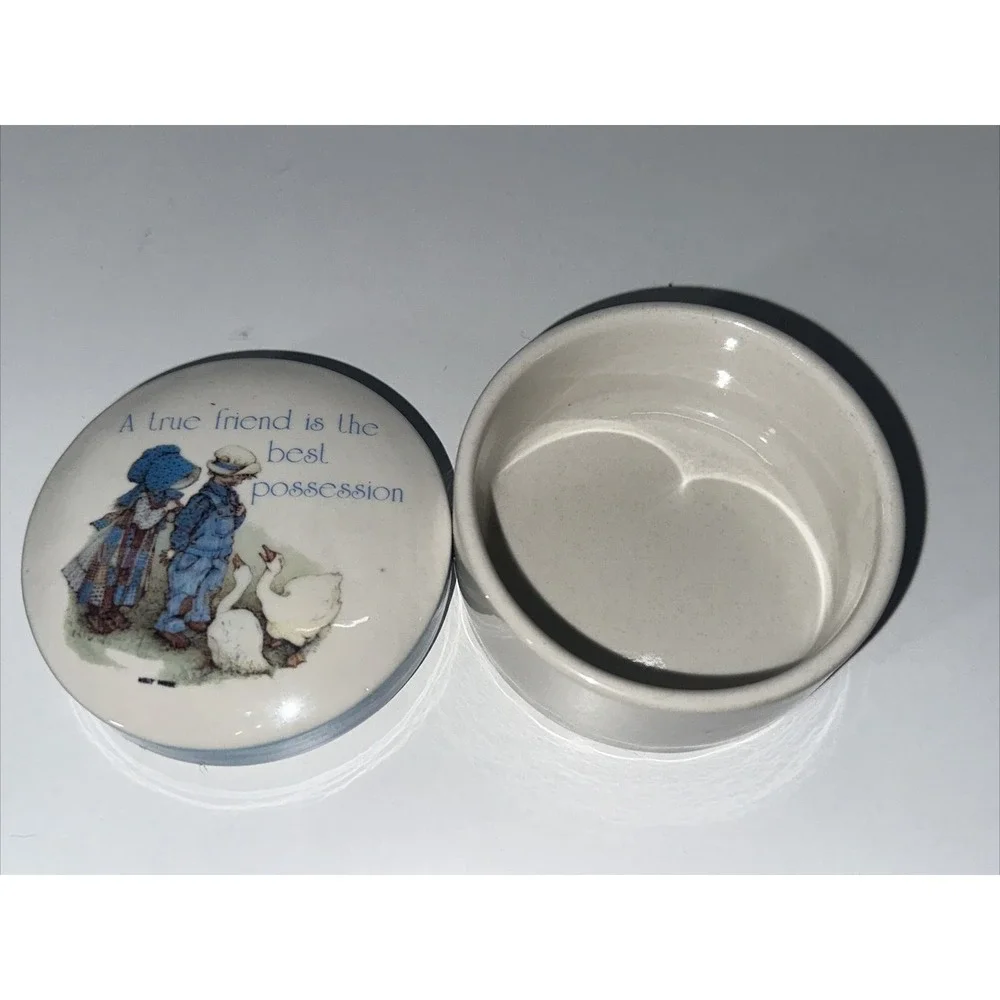 Vintage 1978 Holly Hobbie Trinket Box 'A True Friend Is The‎ Best Possession' 3